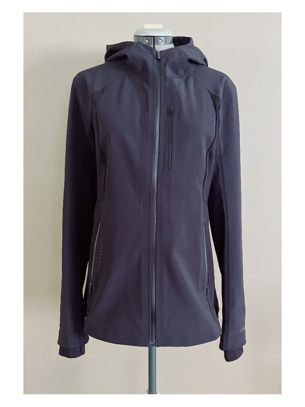Lululemon Sz L/10 Black Cross Chill Performance Jacket
